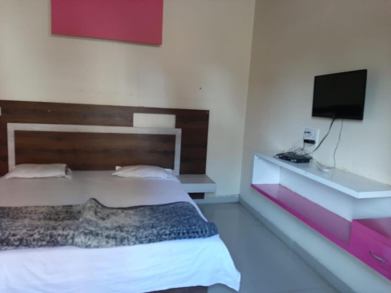 Hotel Shri Krupa Bhakta Niwas & Lodging Aundha Nagnath Zewnętrze zdjęcie